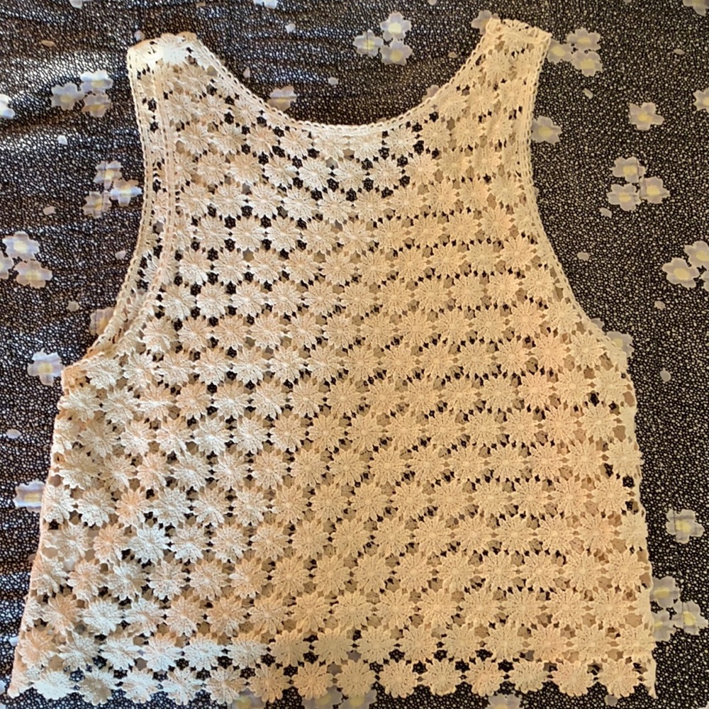 Floral Top - Picture 3 of 4